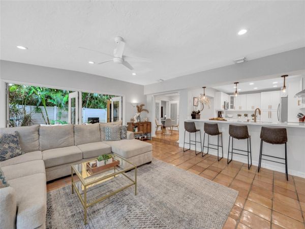 Luxurious Coral Ridge Residence with Heated Pool - Ideal Family Getaway