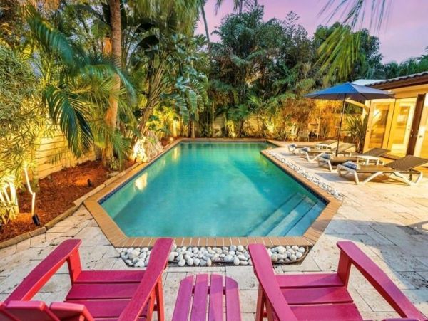 Luxurious Coral Ridge Residence with Heated Pool - Ideal Family Getaway
