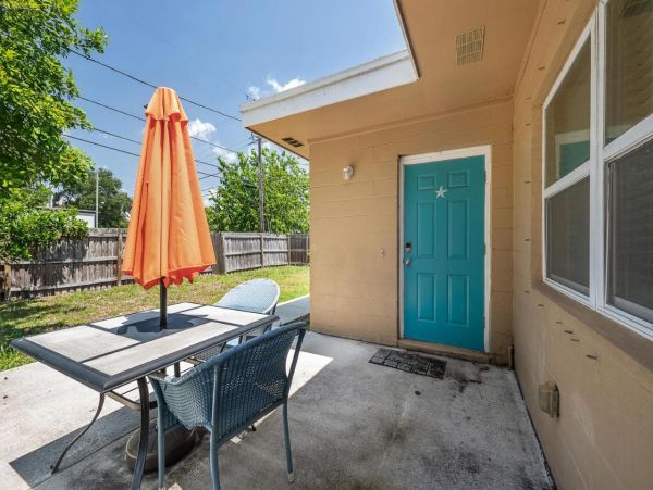 Lovely 4 Bedroom Home with Private Suite