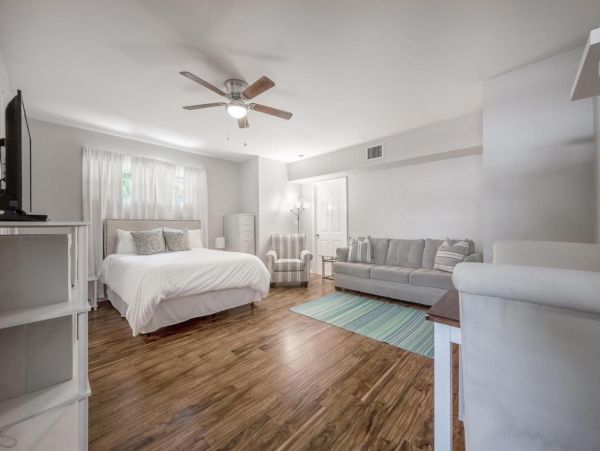 Lovely 4 Bedroom Home with Private Suite