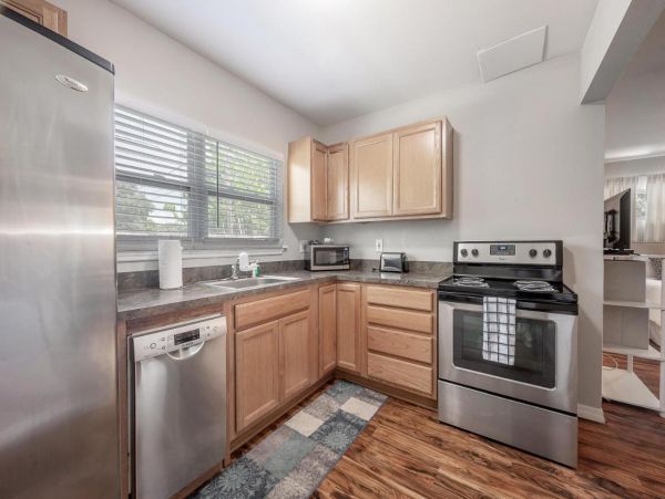 Lovely 4 Bedroom Home with Private Suite