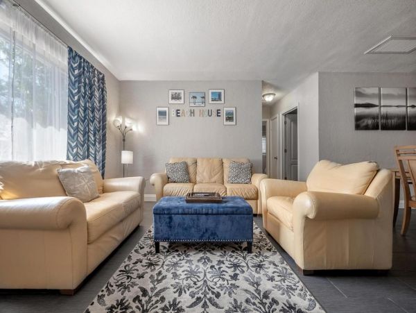 Lovely 4 Bedroom Home with Private Suite