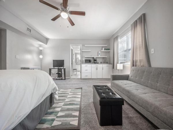 Lovely 4 Bedroom Home with Private Suite