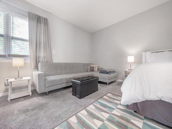 Lovely 4 Bedroom Home with Private Suite