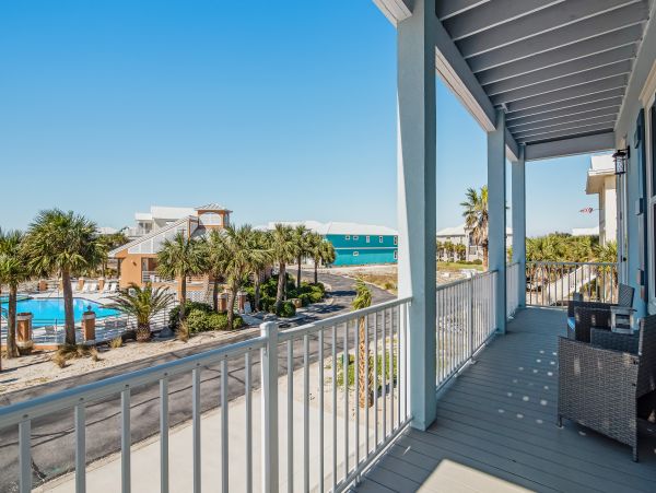 Navarre Beach Vacation Home Five Bedroom Walk to Beach