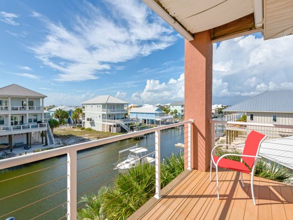 Navarre Beach Vacation Home Four Bedroom Walk to Beach
