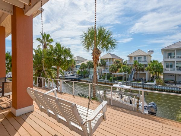Navarre Beach Vacation Home Four Bedroom Walk to Beach