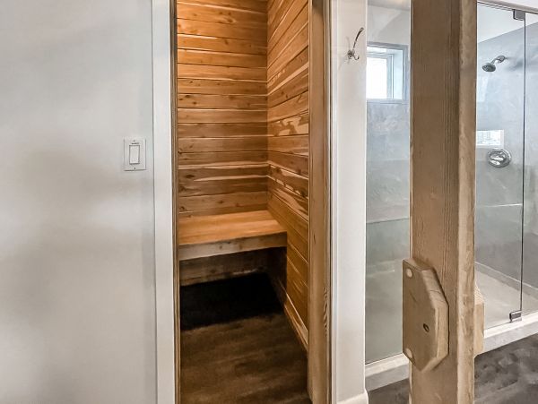 Navarre Beach Vacation Home Four Bedroom Walk to Beach