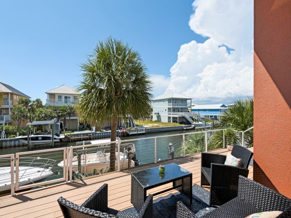 Navarre Beach Vacation Home Four Bedroom Walk to Beach