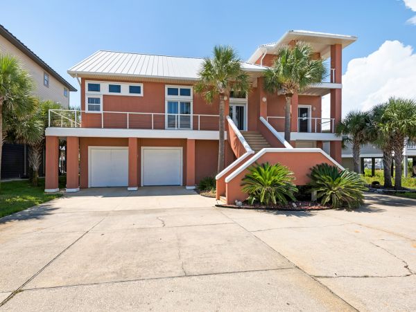 Navarre Beach Vacation Home Four Bedroom Walk to Beach
