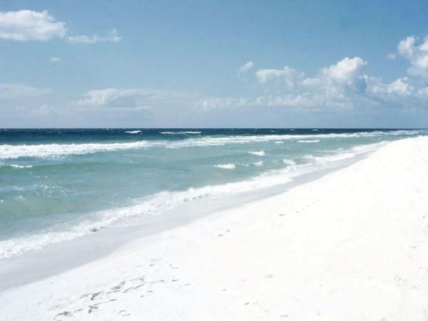 Navarre Beach Vacation Home Four Bedroom Walk to Beach
