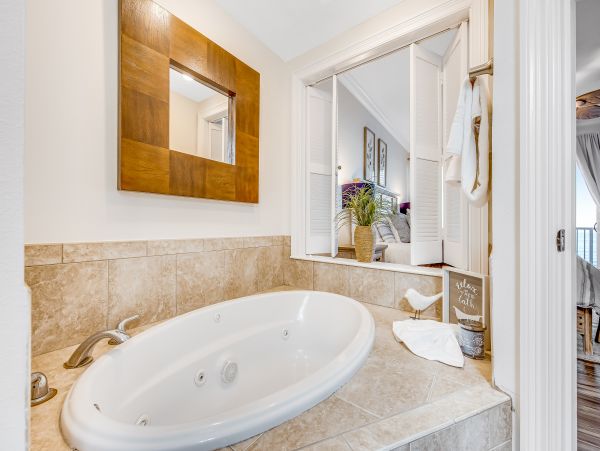 Delightful Vacation Condo with Full Ocean Views