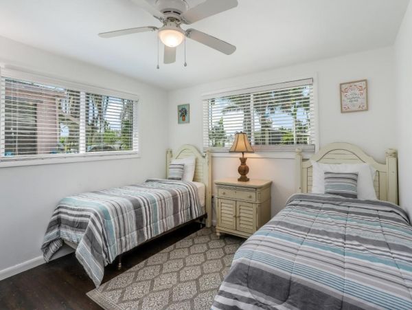 Fort Myers Vacation Home With Three Bedrooms Sleeps Six