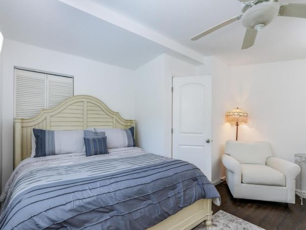 Fort Myers Vacation Home With Three Bedrooms Sleeps Six