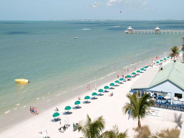 Fort Myers Vacation Home With Three Bedrooms Sleeps Six