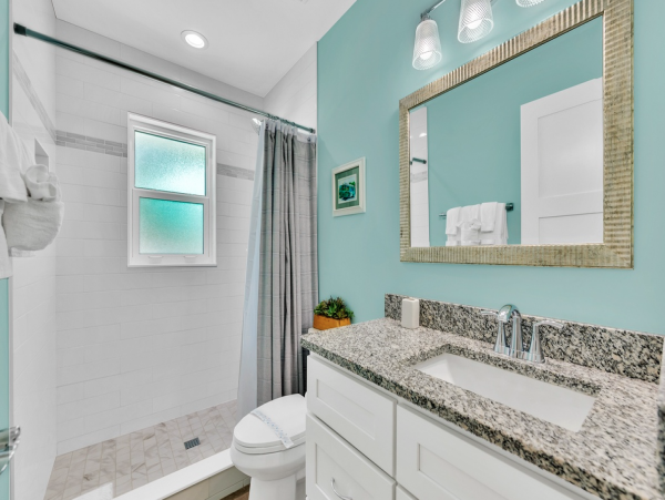Holmes Beach Beautiful Coastal 4 Bedroom Vacation Home with Private Pool