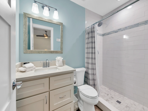 Holmes Beach Beautiful Coastal 4 Bedroom Vacation Home with Private Pool