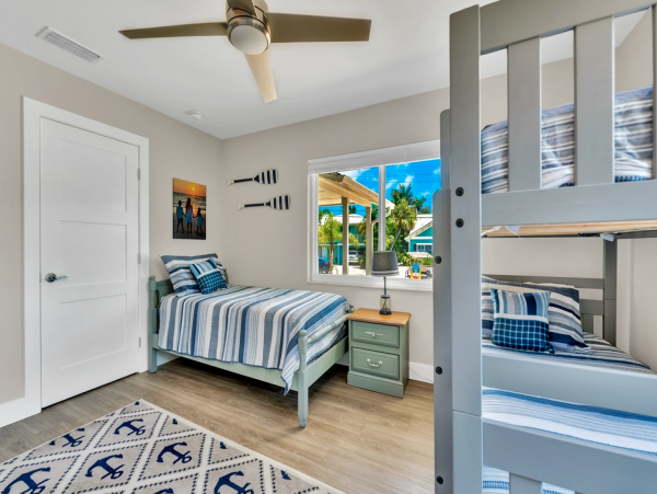 Holmes Beach Beautiful Coastal 4 Bedroom Vacation Home with Private Pool