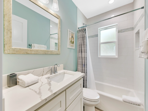 Holmes Beach Beautiful Coastal 4 Bedroom Vacation Home with Private Pool