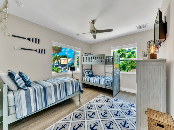 Holmes Beach Beautiful Coastal 4 Bedroom Vacation Home with Private Pool