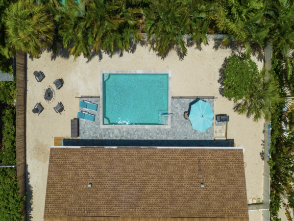 Holmes Beach Beautiful Coastal 4 Bedroom Vacation Home with Private Pool