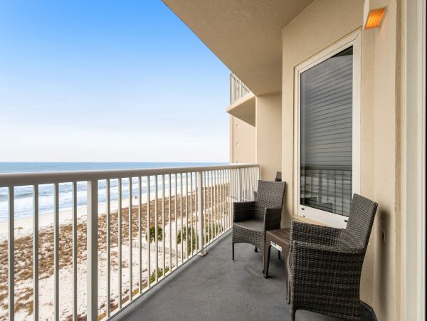 Luxury Oceanfront Condo 3-Bedroom with Stunning Views