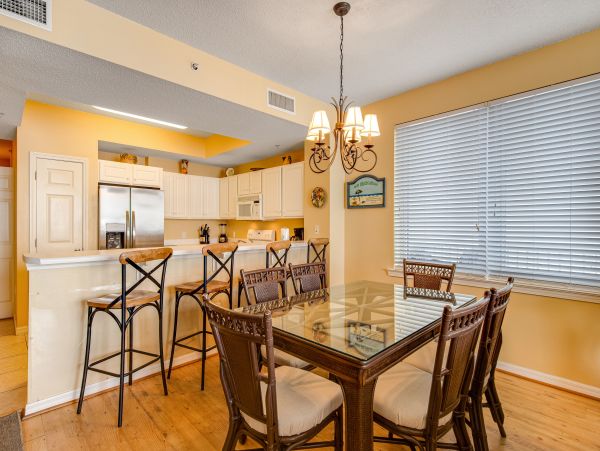 Luxury Oceanfront Condo 3-Bedroom with Stunning Views