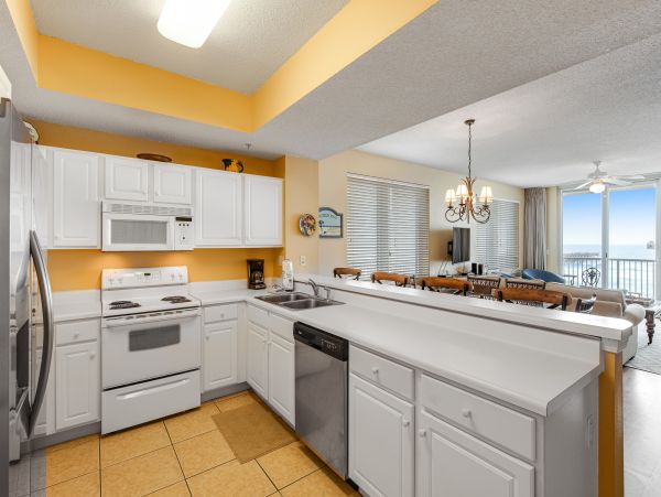 Luxury Oceanfront Condo 3-Bedroom with Stunning Views