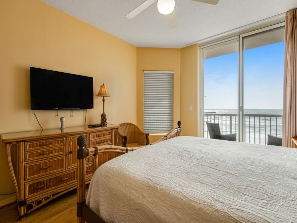 Luxury Oceanfront Condo 3-Bedroom with Stunning Views