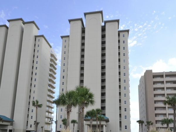 Luxury Oceanfront Condo 3-Bedroom with Stunning Views