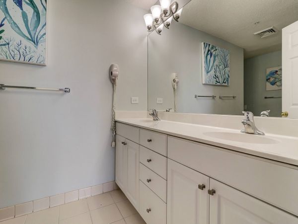 Gorgeous 4 Bedroom Condo Full Ocean View Sleeps 10