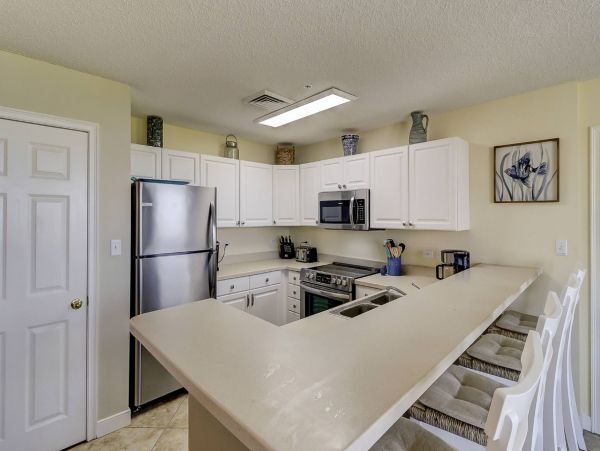Gorgeous 4 Bedroom Condo Full Ocean View Sleeps 10