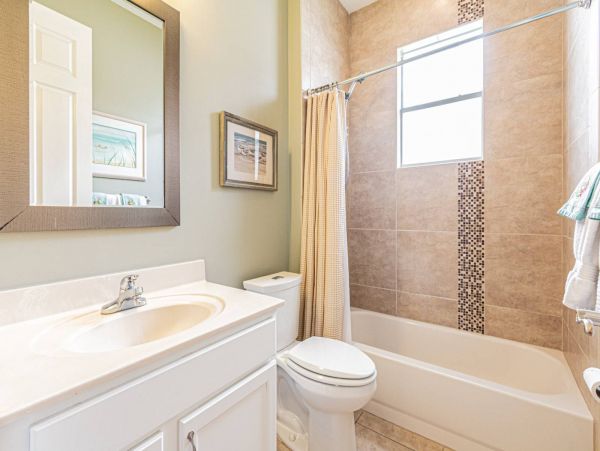 Beautiful Naples 3 Bedroom Home Pool & Lake View
