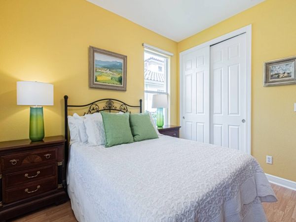 Beautiful Naples 3 Bedroom Home Pool & Lake View
