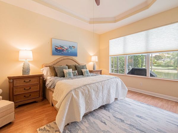 Beautiful Naples 3 Bedroom Home Pool & Lake View