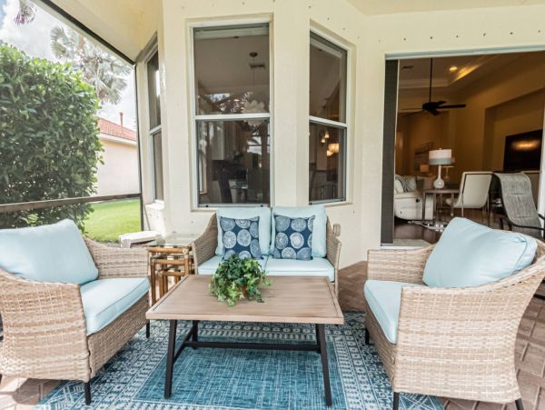 Beautiful Naples 3 Bedroom Home Pool & Lake View
