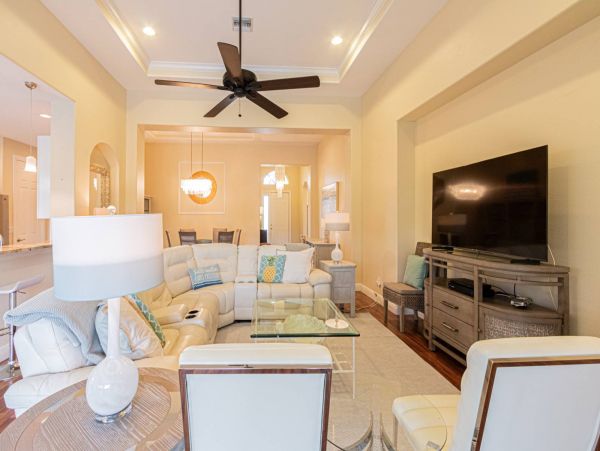 Beautiful Naples 3 Bedroom Home Pool & Lake View