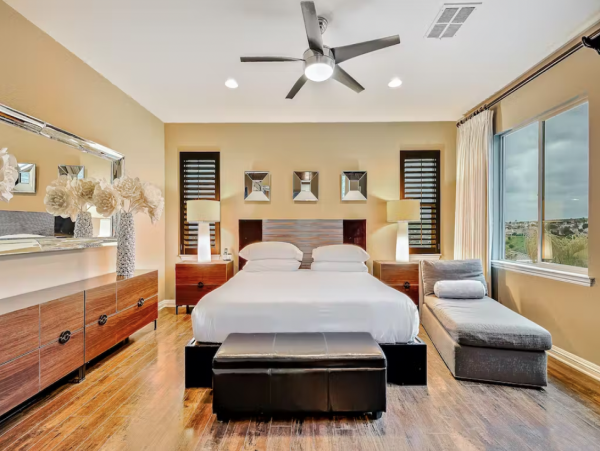 Resort Style Villa plus Guest House Great Views, Pool & Spa