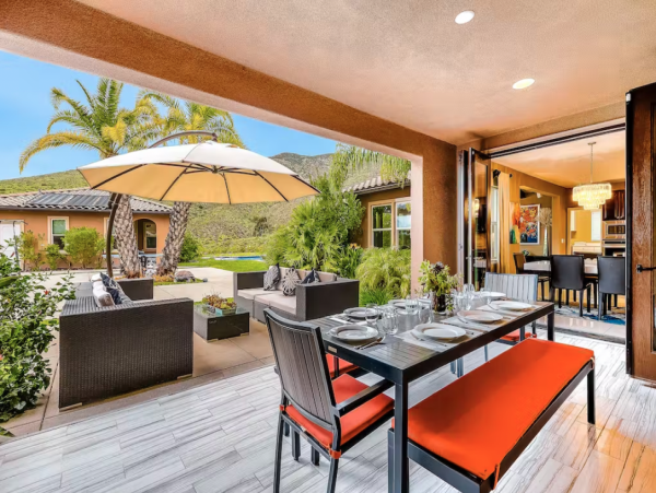 Resort Style Villa plus Guest House Great Views, Pool & Spa