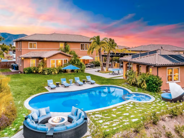 Resort Style Villa plus Guest House Great Views, Pool & Spa
