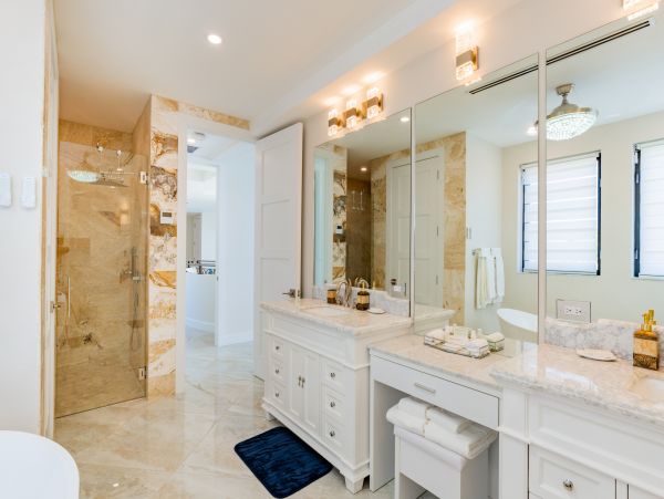 Oceanfront Cayman Island Vacation Home Five Bedroom