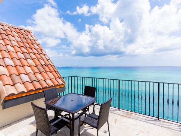 Oceanfront Cayman Island Vacation Home Five Bedroom