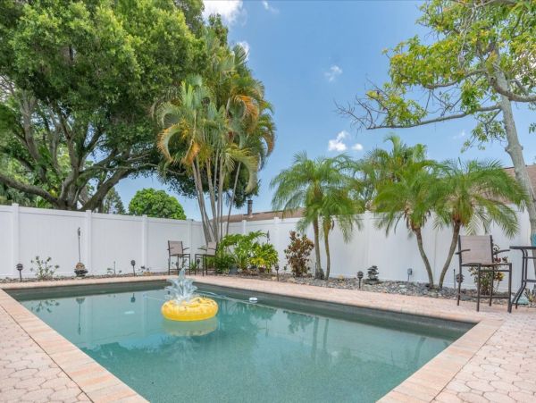 Luxury Three Bedroom Rental Home in St. Petersburg