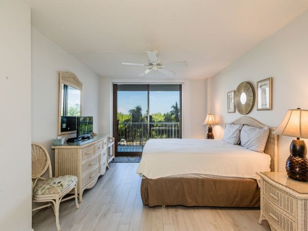Marco Island Two Bedroom Refined Coastal Getaway
