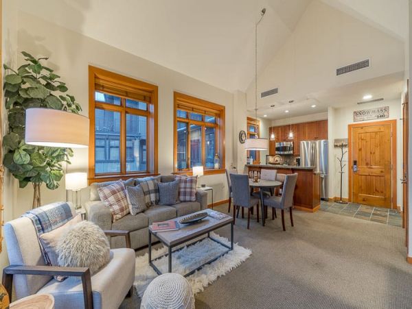 Luxurious Vacation Condo in Snowmass with Amazing Amenities