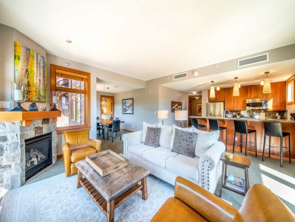 Ski in Ski out Beautiful Condo in Snowmass with 2 Bedrooms