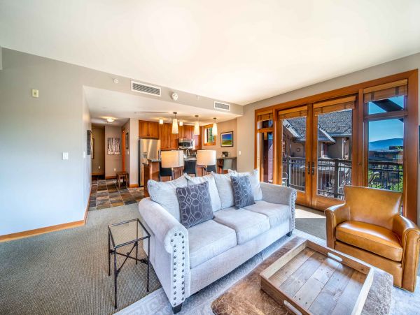 Ski in Ski out Beautiful Condo in Snowmass with 2 Bedrooms