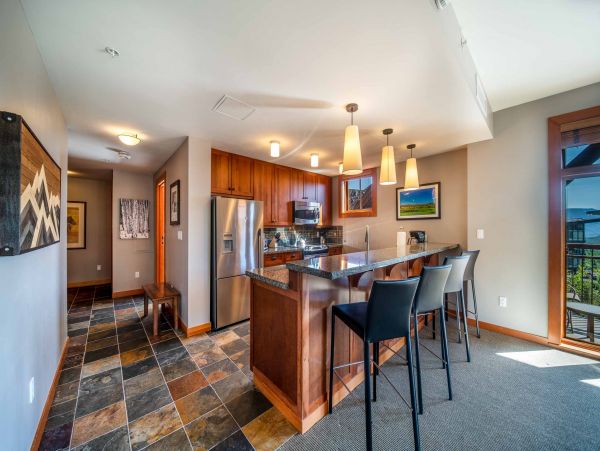 Ski in Ski out Beautiful Condo in Snowmass with 2 Bedrooms