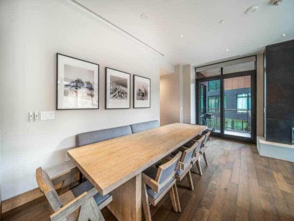 Luxury 4 bedroom Ski-in/out Access Condo sleeps 12