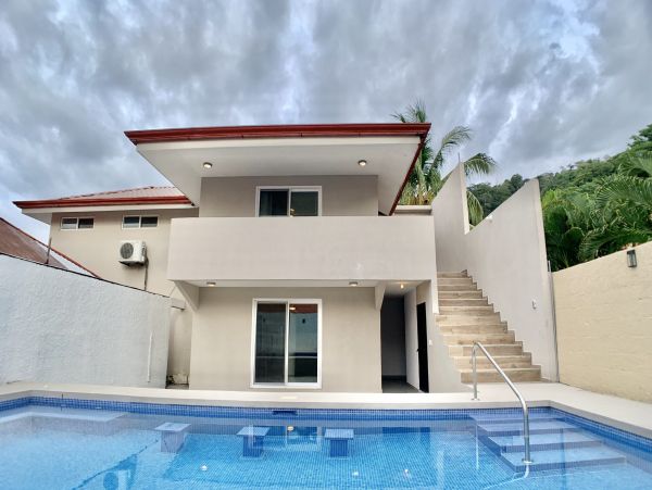 Five Bedroom Rental Home Steps From the Beach in Jaco